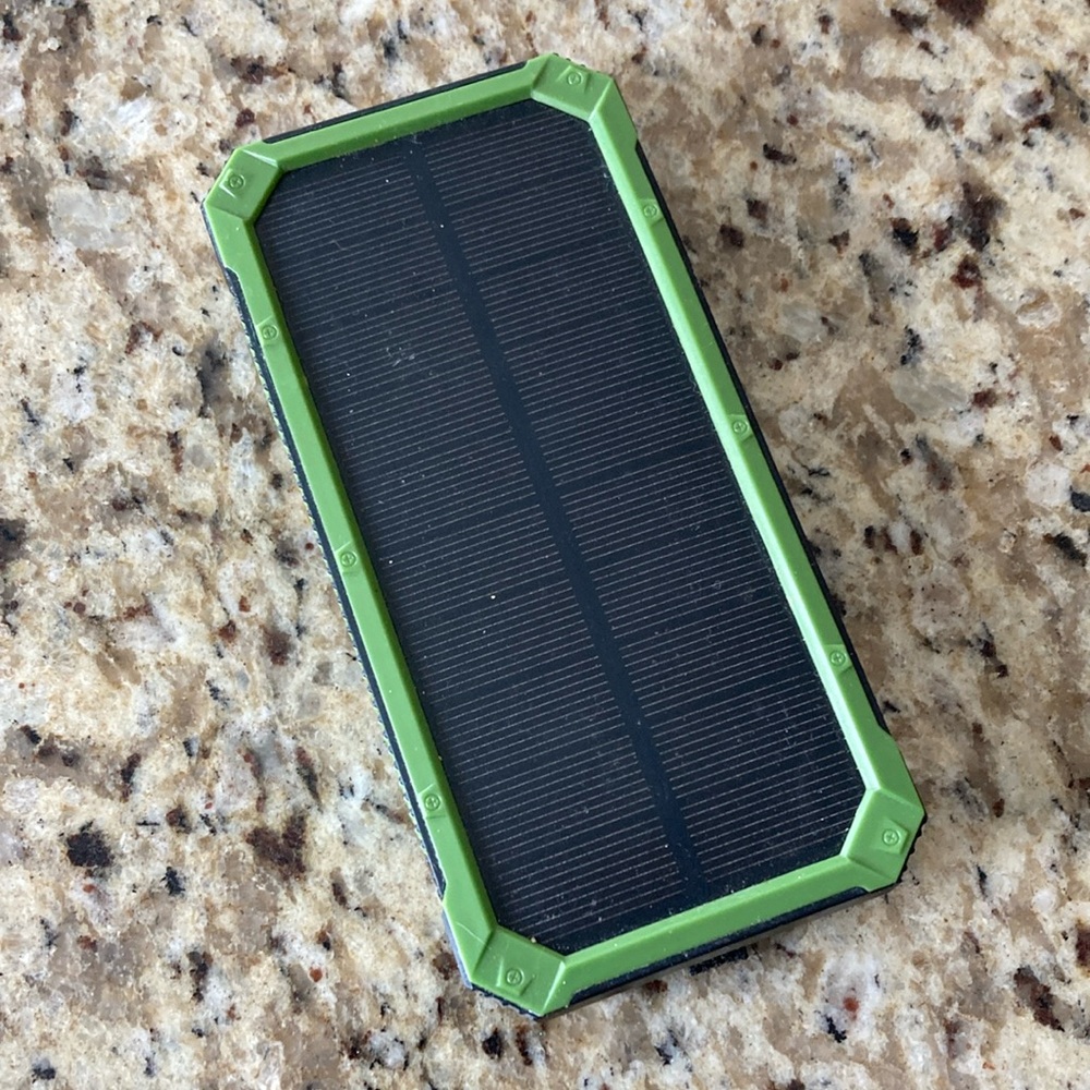 15,000 MAH solar power bank portable solar charger / camping